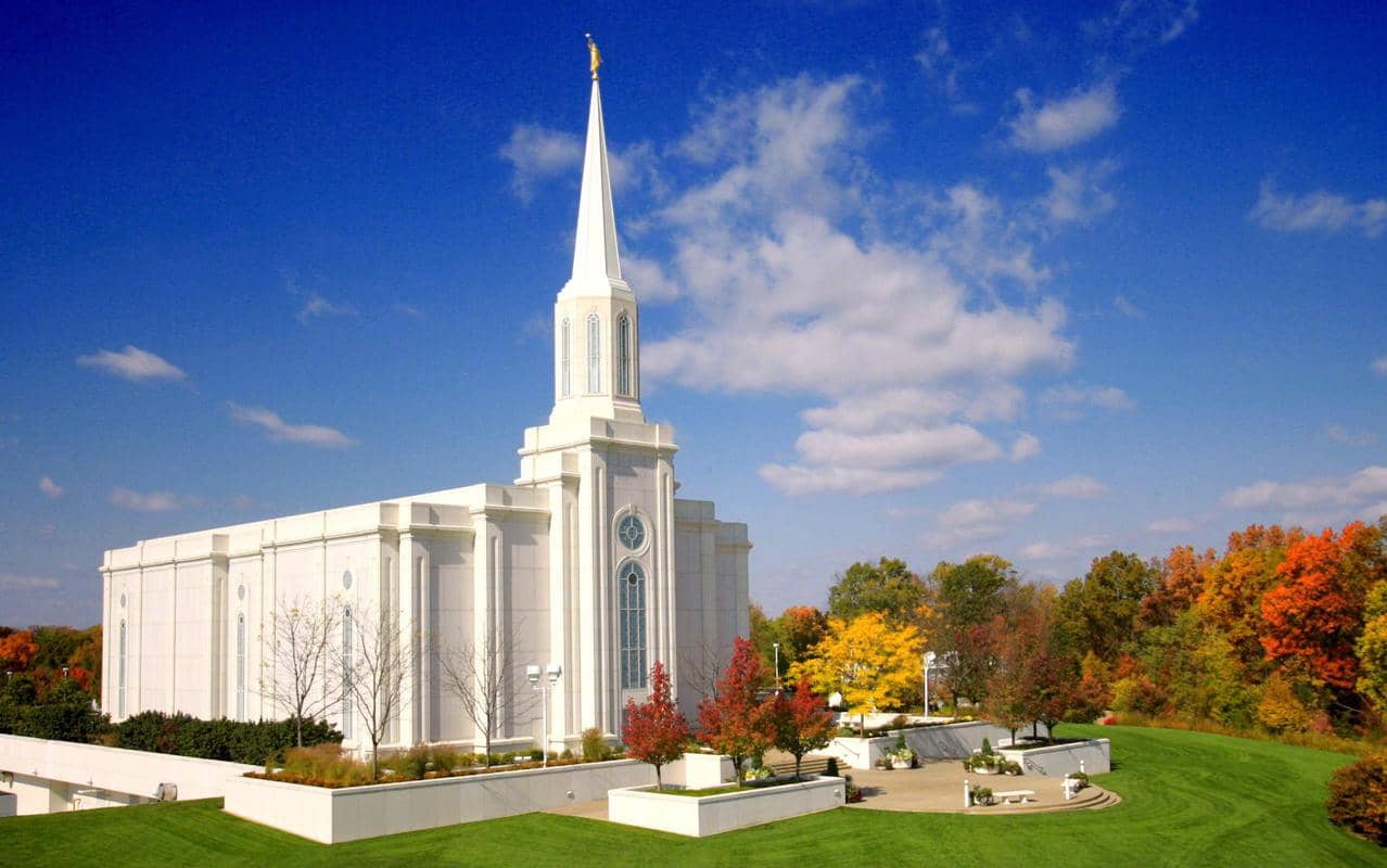 The St. Louis Missouri Temple during autumn.