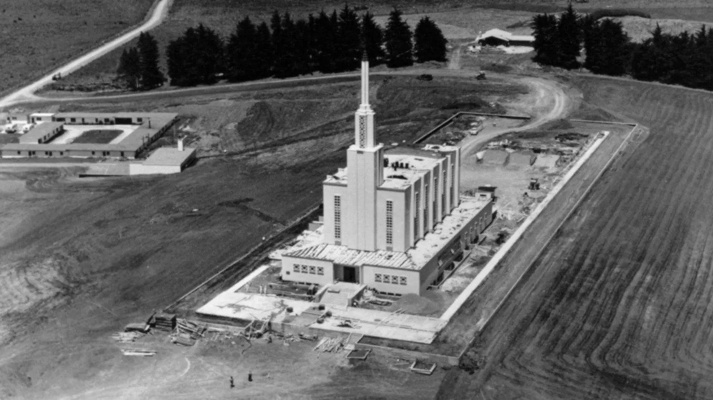 A photo of the New Zealand Temple in 1958.